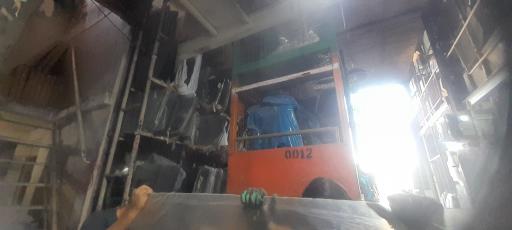 عکس شیشه اتومبیل قطبی