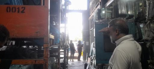 عکس شیشه اتومبیل قطبی