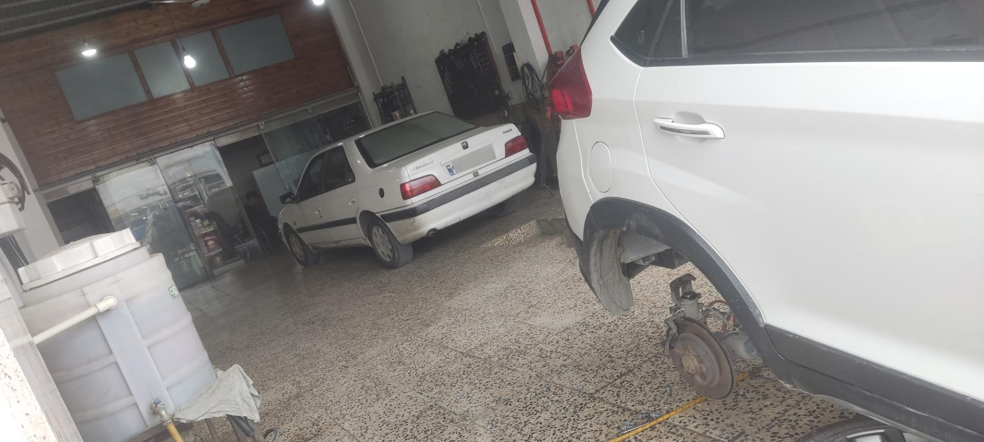 عکس تعمیرگاه مجید