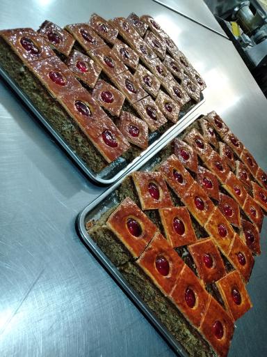 عکس شیرینی سرای معطر