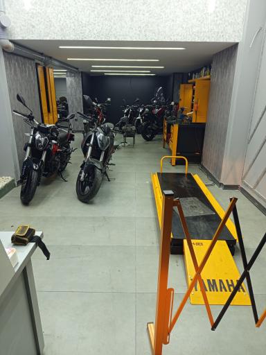 عکس تعمیرگاه موتورسیکلت تخصصی موتورهای ژاپنی