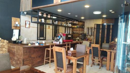 عکس کافه بستنی نیتروژن