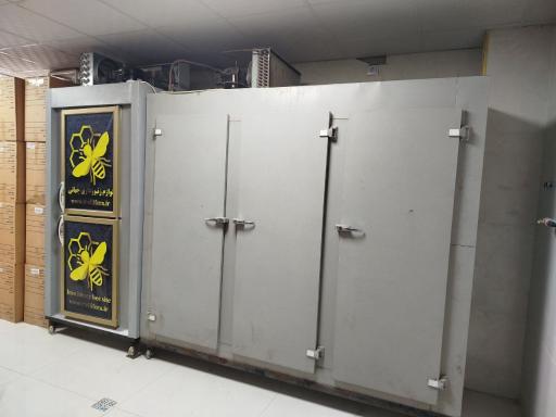 عکس فروشگاه لوازم زنبورداری جهانی