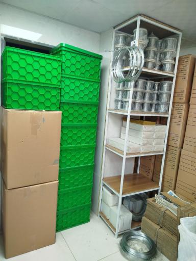 عکس فروشگاه لوازم زنبورداری جهانی