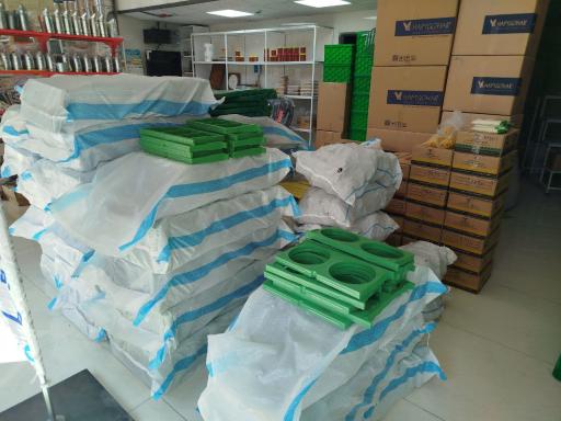 عکس فروشگاه لوازم زنبورداری جهانی