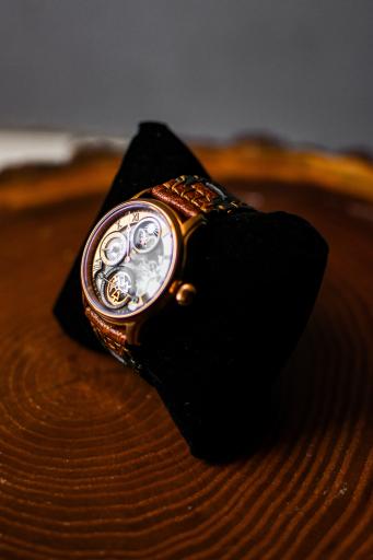 عکس ساخت تخصصی بند ساعت چرمی زَروان