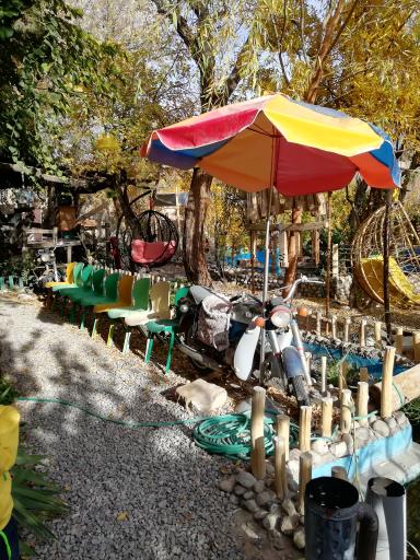 عکس باغ و رستوران سنتی