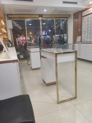 عینک سازی رها مرادی