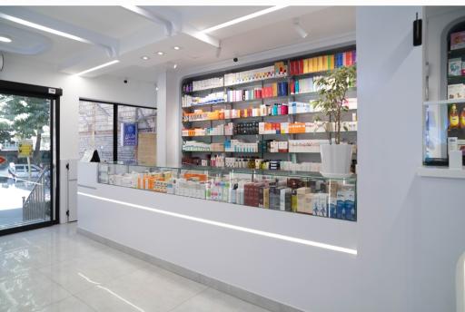 عکس داروخانه شبانه روزی دکتر شریعت