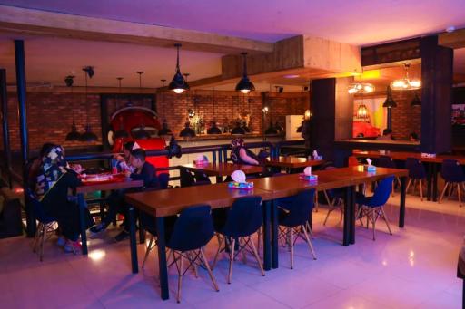 عکس خیابان برگر ۱۳