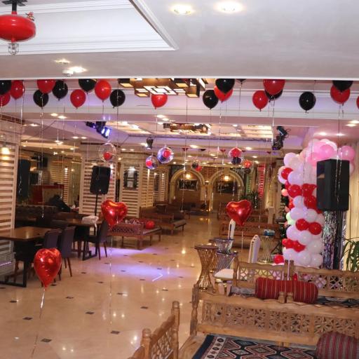 عکس کافه رستوران و کبابسرای طاق بستان