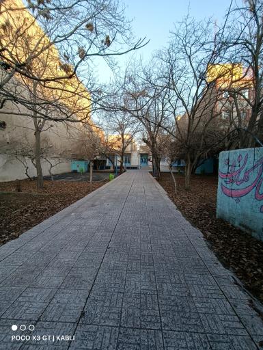 عکس دبیرستان پسرانه دوره دوم آینده سازان