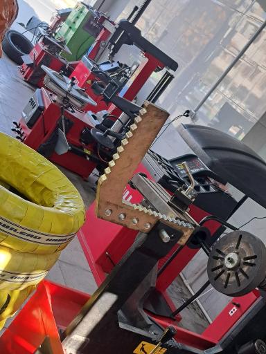 عکس فروشگاه و خدمات رینگ و لاستیک عرفان