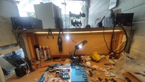 عکس تعمیرات لوازم خانگی و برد الکترونیکی افشار