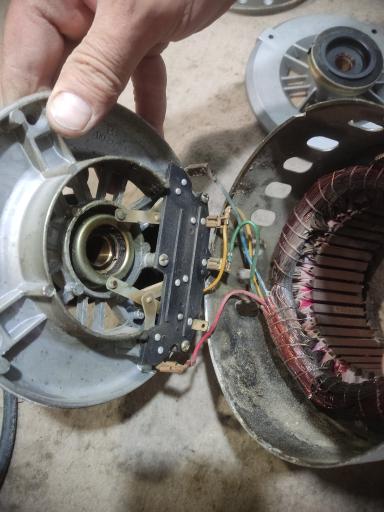 عکس تعمیرات لوازم خانگی و برد الکترونیکی افشار