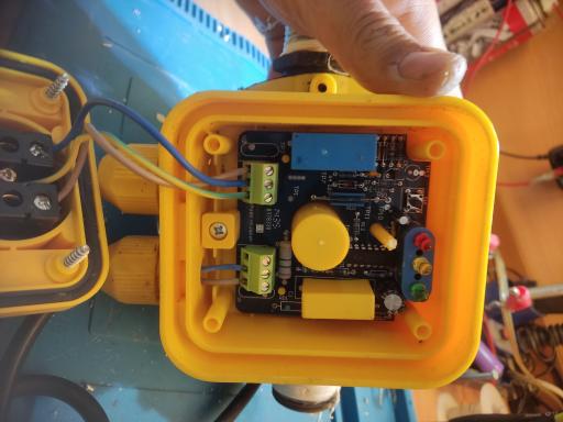 عکس تعمیرات لوازم خانگی و برد الکترونیکی افشار