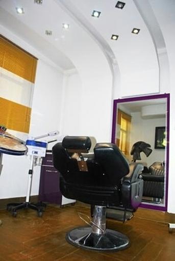 عکس سالن زیبایی رونا