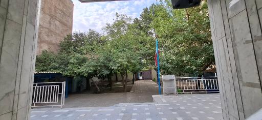 عکس دبیرستان پسرانه دوره دوم آینده سازان