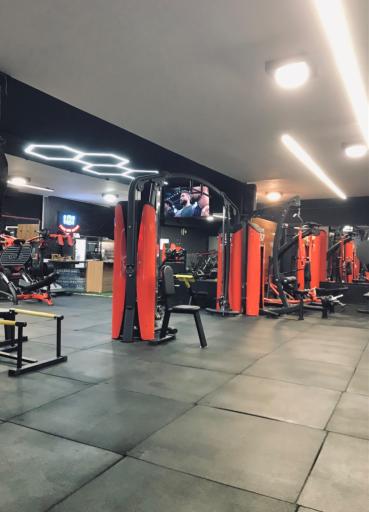 عکس باشگاه بدنسازی اسد