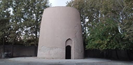 عکس برج آرامگاه بابا محمود