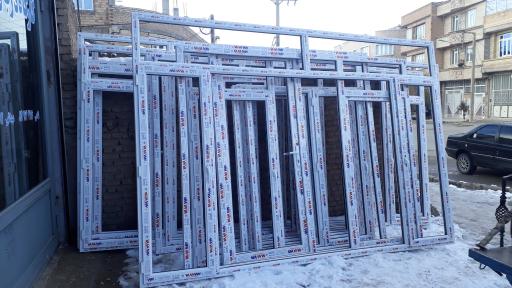 عکس کارگاە درب و پنجرە مهاباد پِن