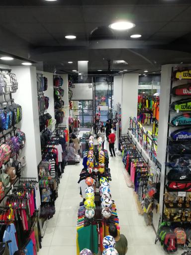 عکس پوشاک و لوازم ورزشی نایس اسپرت