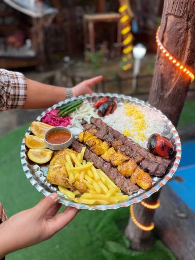 سفره خانه سنتی فرحزاد