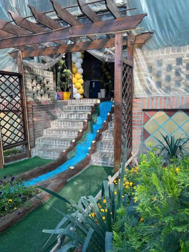 عکس سفره‌خانه سنتی فرحزاد