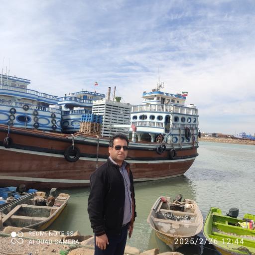 عکس لنگرگاه کشتی های مسافری و باری