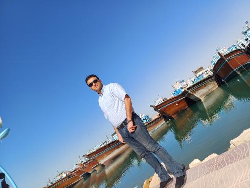 عکس لنگرگاه کشتی های مسافری و باری