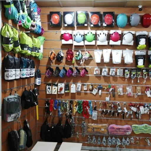 عکس فروشگاه کوهنوردی کوه نور