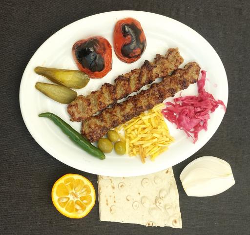 عکس کترینگ و تهیه غذای ساعی