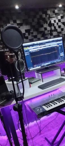 عکس استودیو آوای شمال