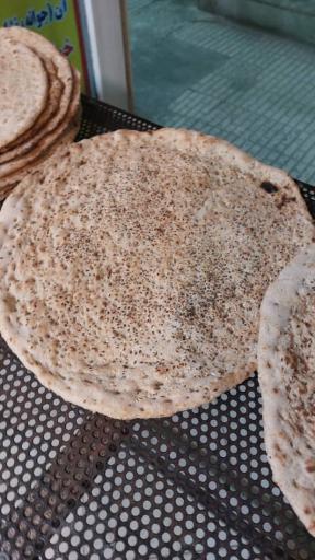 عکس نانوایی نان کامل 