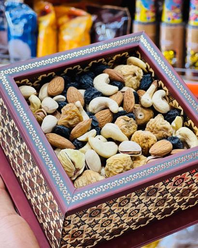 عکس آجیل و خشکبار دشتیار