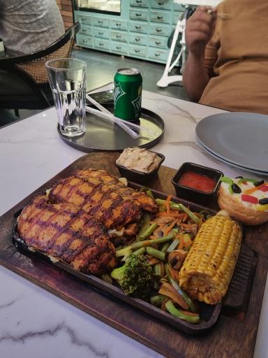 عکس کافه رستوران کی من