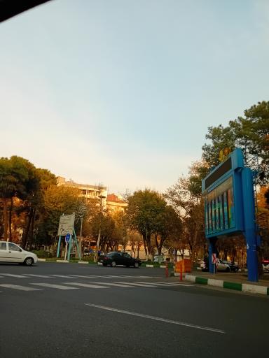 عکس میدان هلال احمر