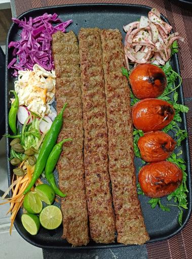 عکس رستوران و چلو کبابی اتیماه