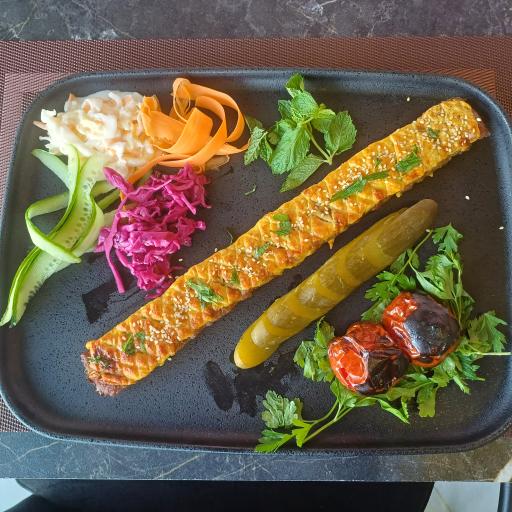 عکس رستوران و چلو کبابی اتیماه