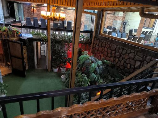 عکس رستوران آدم و حوا