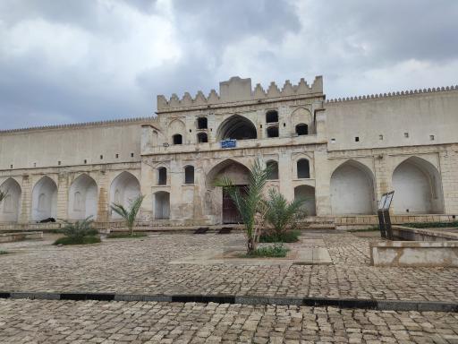 عکس دژ برازجان (کاروانسرای مشیرالملک)