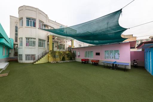 عکس متوسطه اول پسرانه علوی (شعبه جمهوری منطقه 11)