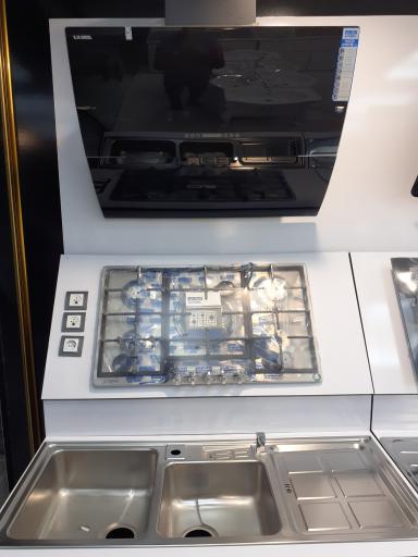 عکس فروشگاه فرحی