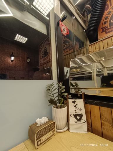 عکس کافه پیتزا هیرو