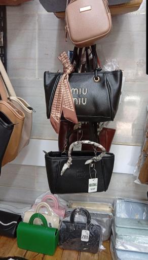 عکس کیف فروشی تک