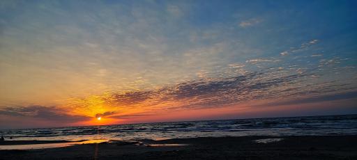 عکس ساحل خزر آباد