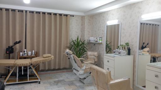 عکس سالن زیبایی روشا