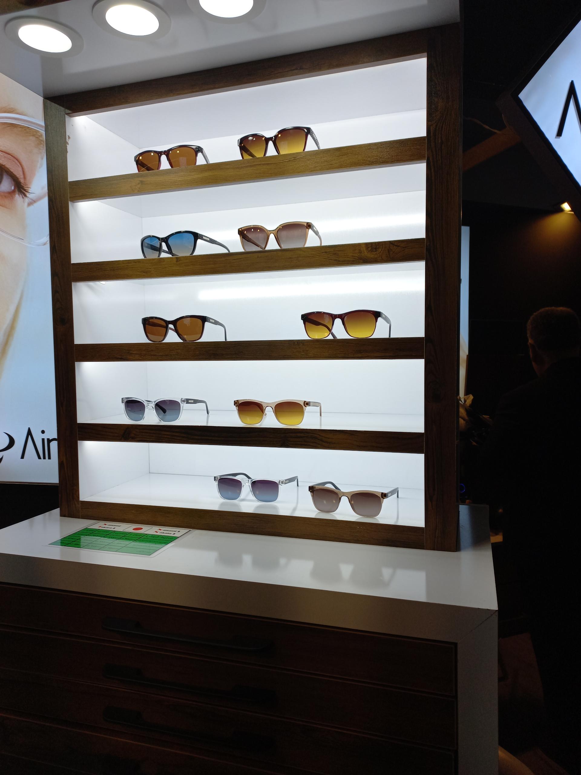 عکس بینایی سنجی و عینک پارسا