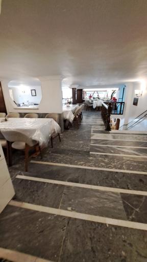 رستوران میزبان