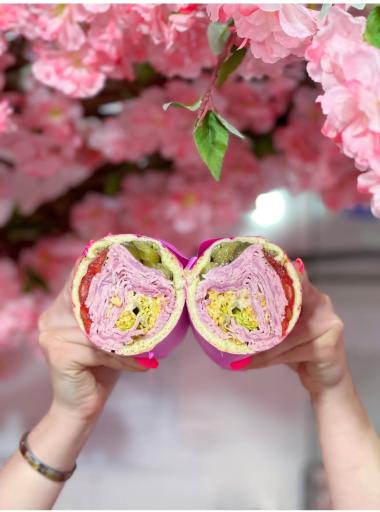 عکس ساندویچ سرد صورتی